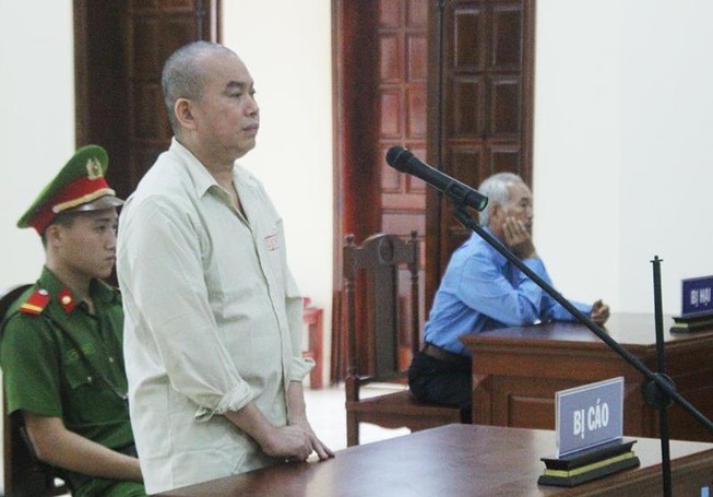 Nhận tội giết mẹ vì bị điều tra viên dọa bắt con?