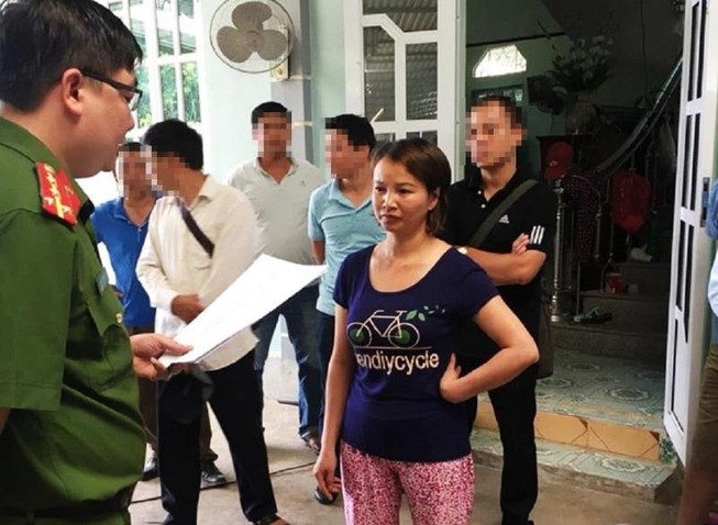 Vì sao mẹ nữ sinh giao gà ở Điện Biên bị bắt giam?