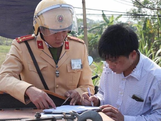 Thủ tướng yêu cầu sớm áp dụng hoàn toàn việc 'phạt nguội'