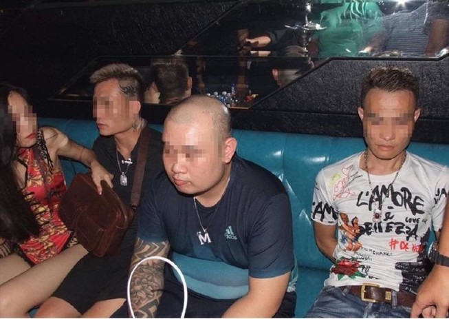 54 người phê ma túy trong bar Hey Club