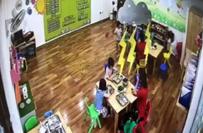Giáo viên mầm non nhốt trẻ vào tủ quần áo vì… cháu nghịch