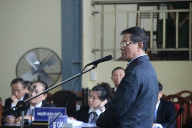 Cựu tướng Phan Văn Vĩnh bị khởi tố vụ bán vật chứng gỗ lậu