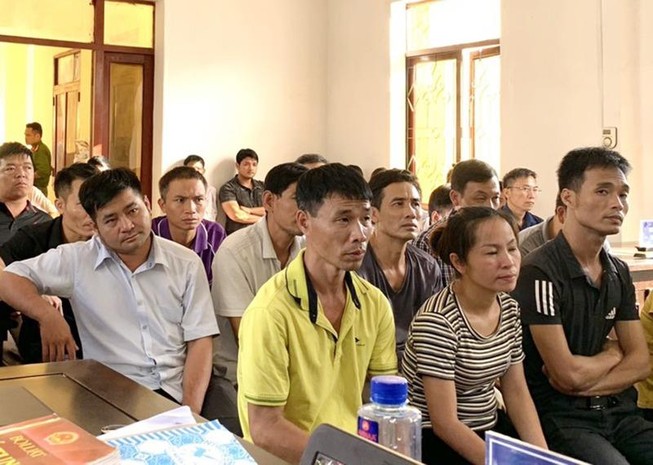 Vụ cựu CSGT đánh bạc: Trích xuất điện thoại tại tòa có gì?