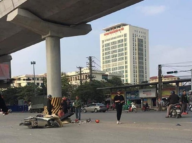 Va chạm với xe tải, ông cùng cháu nhỏ tử vong thương tâm