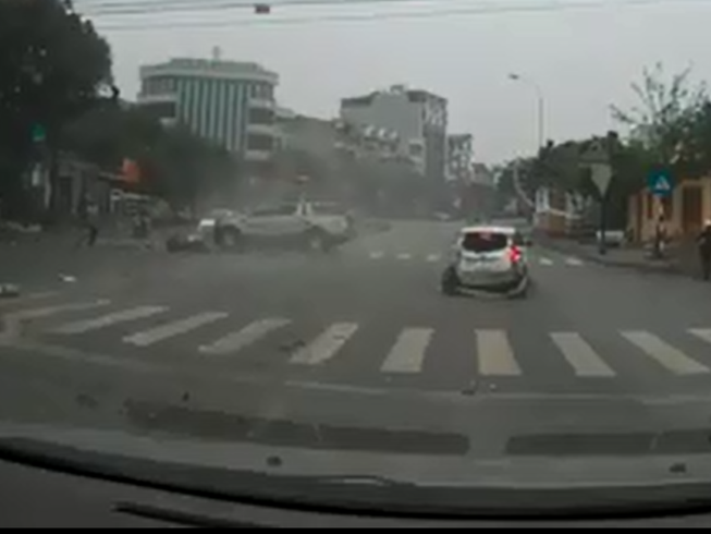 Clip tai nạn kinh hoàng ở Hải Dương