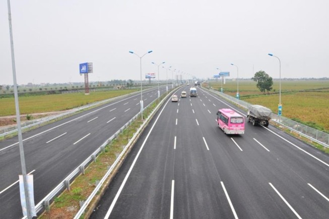 Vào ra đường cao tốc sao cho đúng luật?
