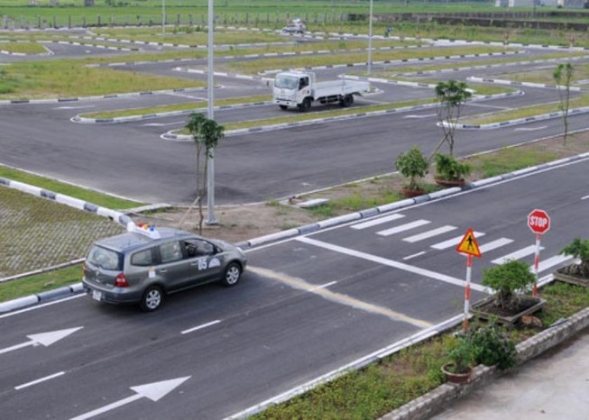 Quy trình sát hạch lái xe được thực hiện như thế nào?