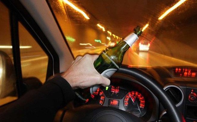 Tết, nhậu sao để đi đường không bị phạt?