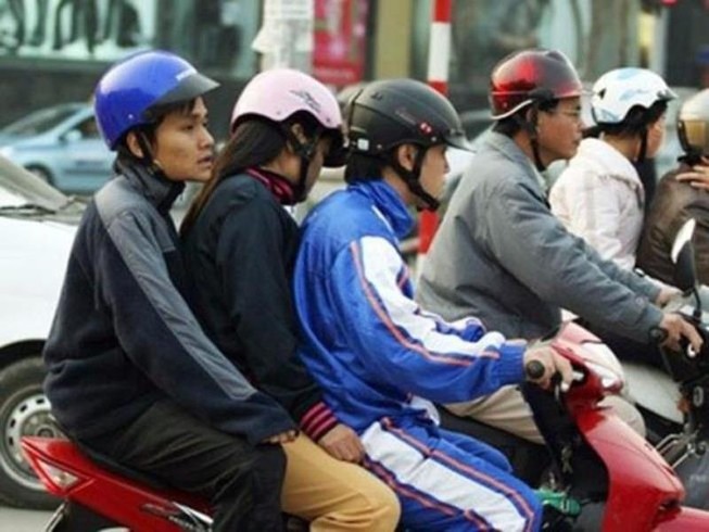 Trường hợp nào được “kẹp 3” trên xe máy?