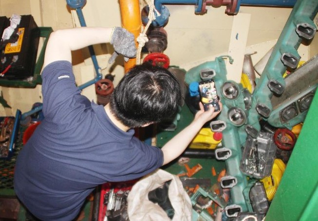 Đại biểu yêu cầu truy nguyên nhân hỏng tàu vỏ thép
