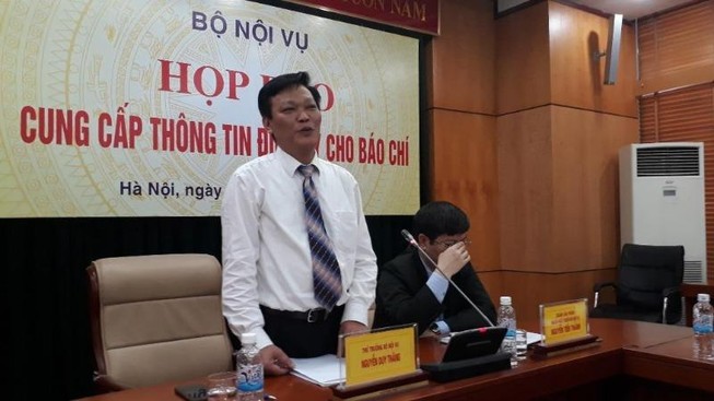 Bộ Nội vụ nói gì việc rút đề xuất tăng lương giáo viên?