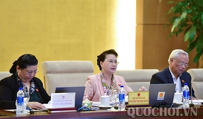 'Cháy nhiều như thế, Quốc hội không thể im ru'