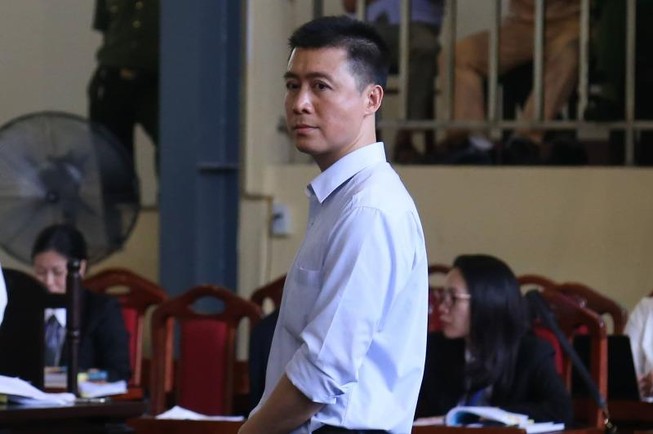 Vì sao 'ông trùm' cờ bạc Phan Sào Nam ra đầu thú?