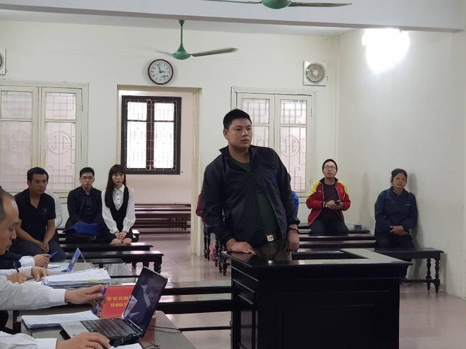 Cựu quân nhân phạm tội khi bị kích động ngờ nghệch trước tòa