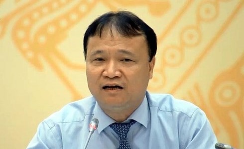 “Xe công đón người nhà Bộ trưởng” làm nóng họp báo Chính phủ