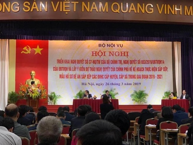 Bố trí cán bộ ra sao khi sáp nhập huyện, xã?