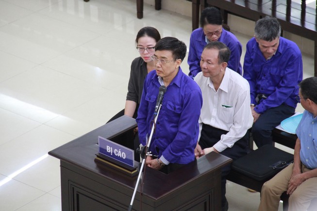 Cựu Thứ trưởng Lê Bạch Hồng bị đề nghị 8-9 năm tù