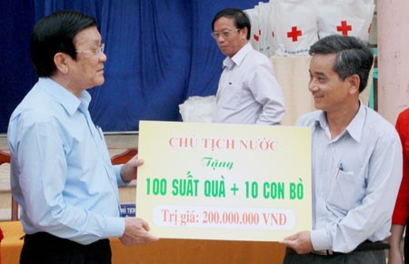Thôn xà xẻo tiền, quà của Chủ tịch nước