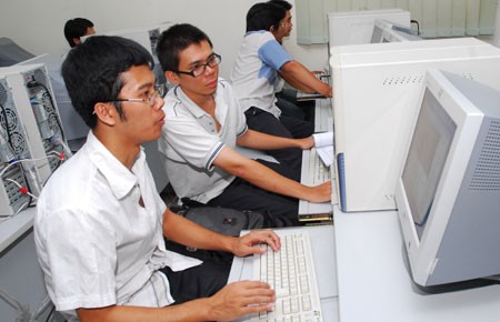 Giáo dục ĐH còn áp đặt