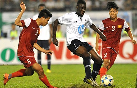 U-19 VN tập huấn tại Anh: Thua đậm tốt hơn thắng dễ