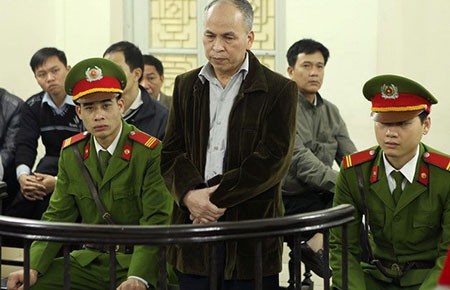 Ông Phạm Viết Đào bị phạt 15 tháng tù