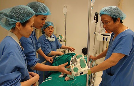 Lần đầu tiên ghép tế bào gốc chữa bại não tại Việt Nam