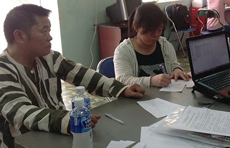 Bắt quả tang hai vợ chồng mua bán thuốc kích dục
