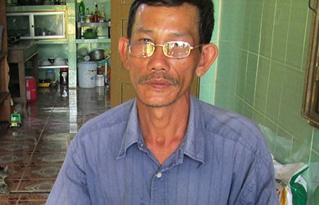 Cán bộ xã đòi nợ giùm trái luật