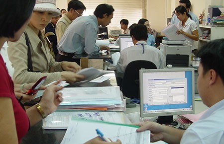 Đầu tư kẹt trong hệ thống giấy tờ lỗi thời