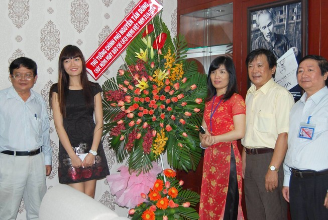 Thủ tướng chúc mừng báo Pháp Luật TP.HCM