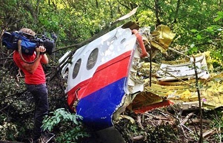 Máy bay MH17 bị bắn rơi: Ukraine bắn máy bay trong tập trận?