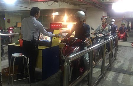 Gửi giữ xe bằng thẻ từ: Mất sẽ khó đòi!