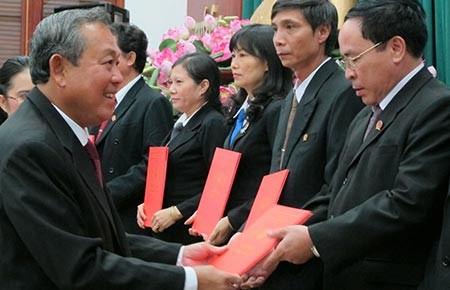 Trao quyết định bổ nhiệm cho 71 thẩm phán phía Nam