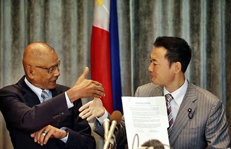 Nhật-Philippines: Các nghị sĩ ký văn kiện hợp tác thúc đẩy Luật Biển