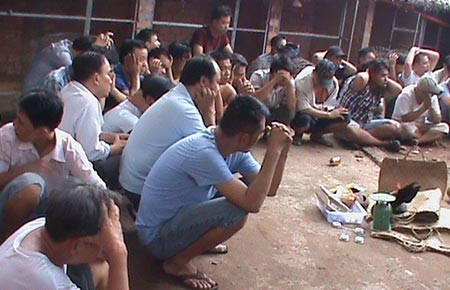 Phá trường gà gần sân bay Tân Sơn Nhất