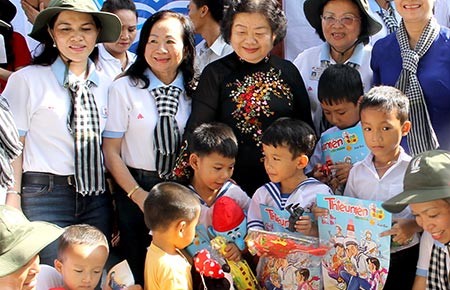 Thực hiện tốt việc góp ý, phản biện