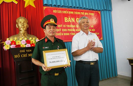 Hội Cựu chiến binh Nha Trang ủng hộ Quỹ Vì Trường Sa thân yêu