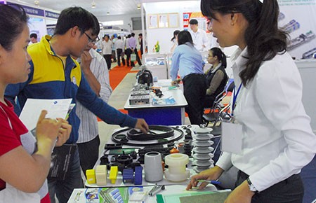 ‘Sống khỏe’ nhờ làm linh kiện cho Nhật
