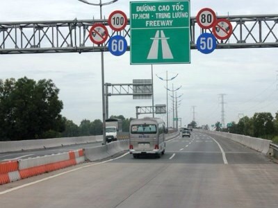 Tăng phí ở cao tốc Trung Lương lấy tiền xây cầu vượt