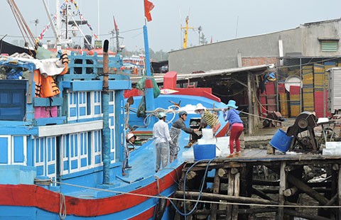 Lý Sơn chuẩn bị chuyến ra khơi bám biển đầu năm