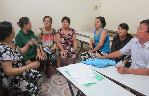 Làm nhà trên cống, người dân than trời