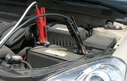 Xử lý bốn công an tháo bình ắcquy xe vi phạm đem bán