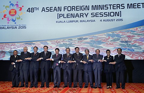 ASEAN yêu cầu Trung Quốc dừng xây đảo