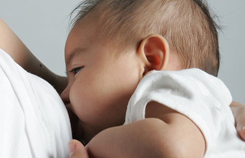 Cho con bú giảm nguy cơ tiểu đường
