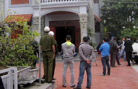 Đóng giả chú rể bắt 50 quý bà đánh bạc