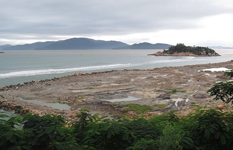 Dừng thi công lấp, lấn vịnh Nha Trang trái phép