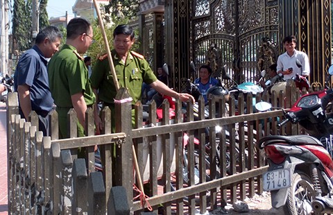 Truy bắt hung thủ sát hại vợ chồng trong căn biệt thự