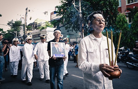 Hát tiễn nhạc sĩ Nguyễn Ánh 9