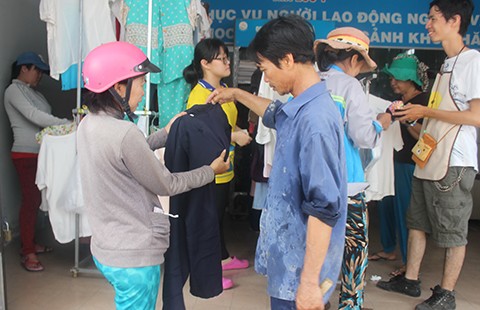 Cầm 2.000 đồng đi mua ‘hạnh phúc’