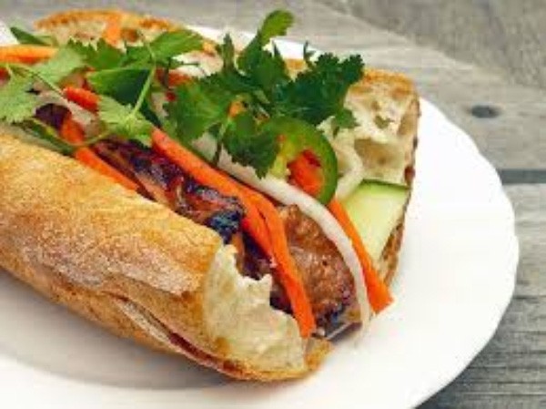 Một người tử vong do ngộ độc nghi ăn bánh mì